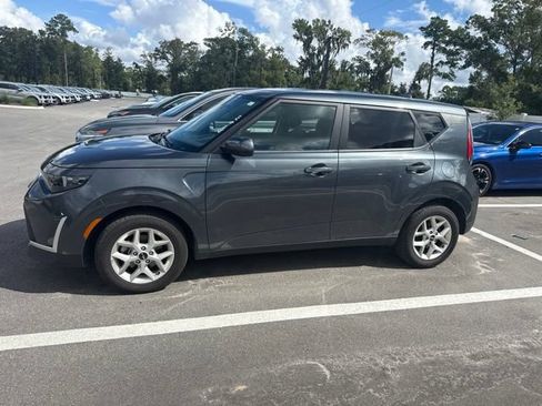 Used 2024 Kia Soul LX w/ Option Group 015 FWD image 4