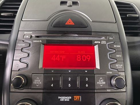 Used 2011 Kia Soul + image 13