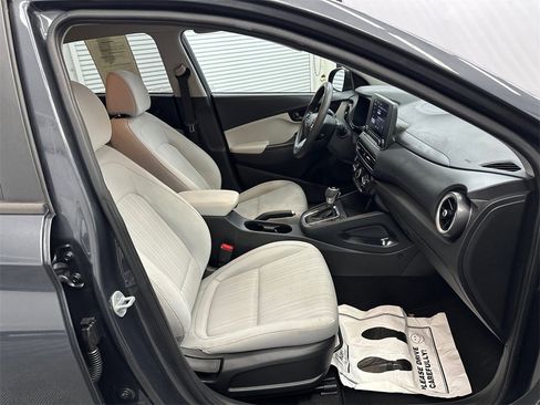 Used 2022 Hyundai Kona SEL image 13