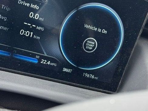 Certified 2023 Hyundai Santa Cruz Limited image 8