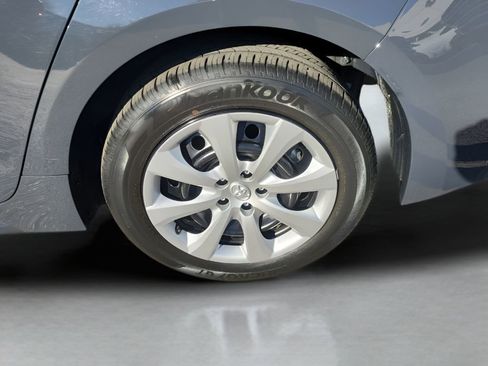 Used 2024 Toyota Corolla LE FWD image 5