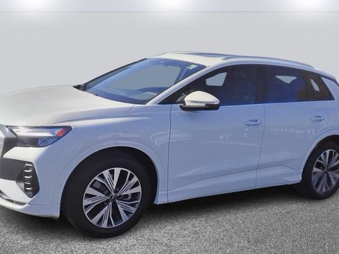 Certified 2024 Audi Q4 e-tron Premium Plus w/ Premium Plus image 3