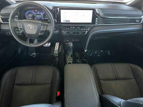 Used 2025 Toyota Camry XSE FWD image 12