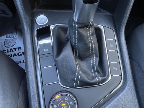Used 2023 Volkswagen Tiguan SE R-Line image 17