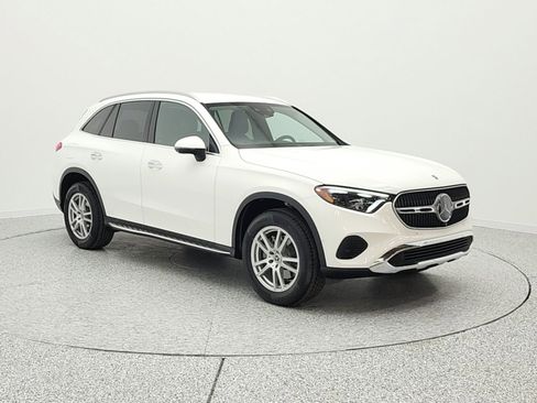 Used 2023 Mercedes-Benz GLC 300 image 3
