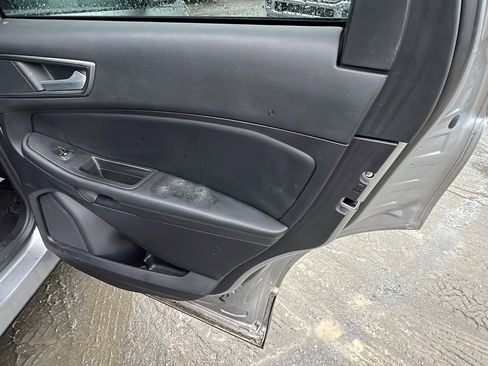 Used 2020 Ford Edge SE image 20