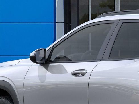New 2026 Chevrolet Trax LT w/ Driver Confidence Package FWD image 12