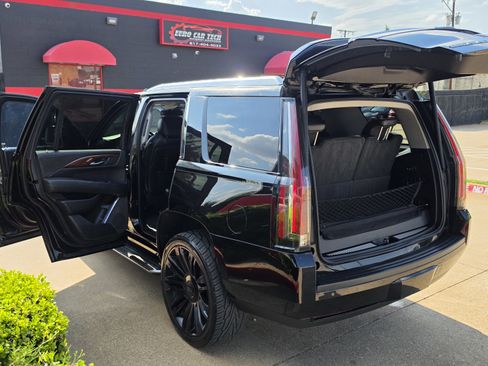Used 2015 Cadillac Escalade Luxury RWD image 18