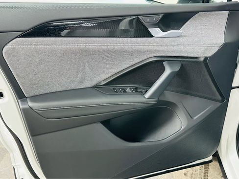 Certified 2025 Volkswagen Tiguan S image 25