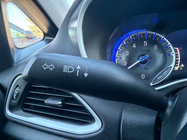 Used 2026 Chrysler Pacifica Select FWD image 24