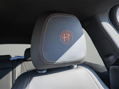 New 2025 Alfa Romeo Stelvio Sprint image 10