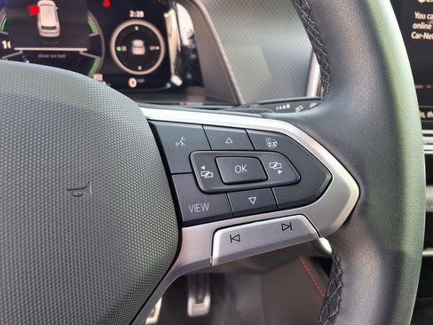 Used 2024 Volkswagen Atlas Peak Edition SE image 45