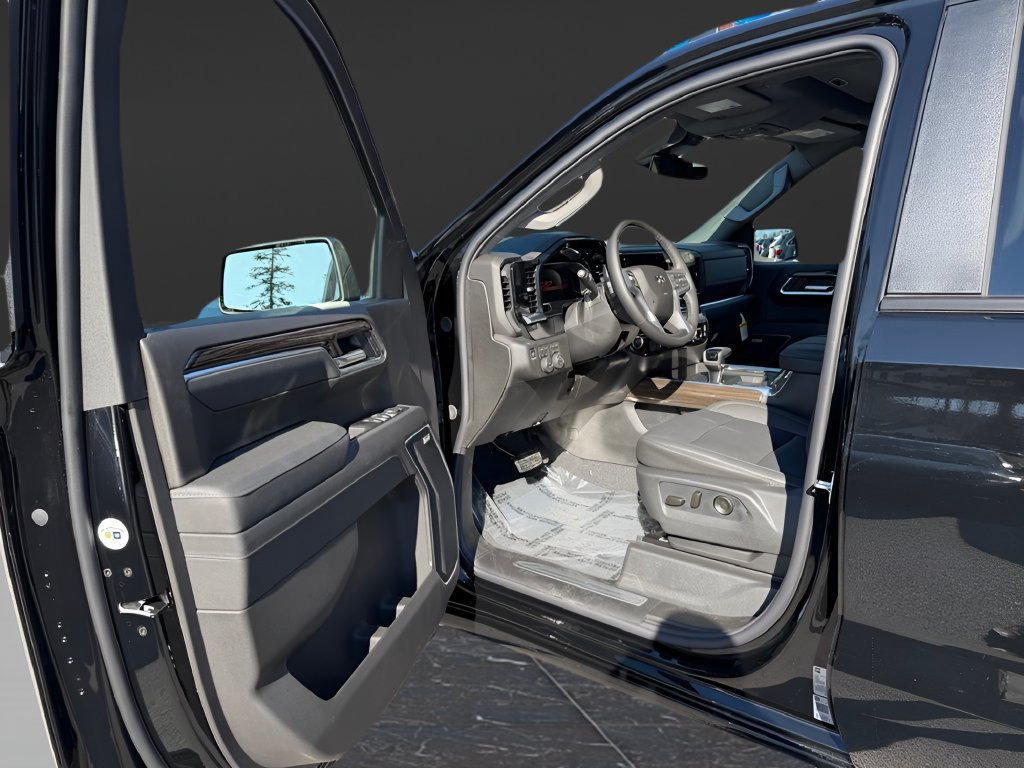 Used 2026 Chevrolet Silverado 1500 RST w/ RST All Star Premium Package AWD/4WD image 9