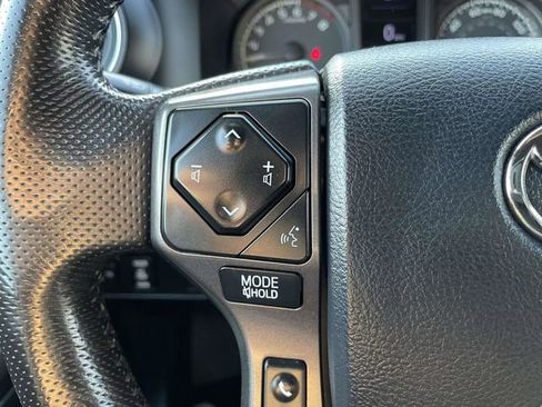 Used 2016 Toyota Tacoma TRD Sport w/ Towing Package image 26