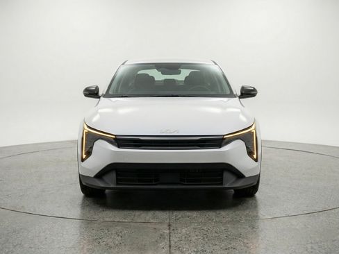 Used 2025 Kia K4 FWD image 2