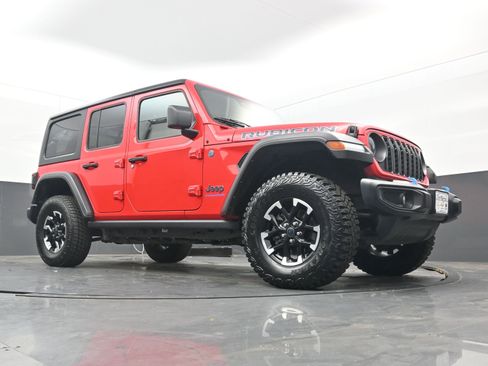 Used 2024 Jeep Wrangler Unlimited Rubicon 4xe image 25
