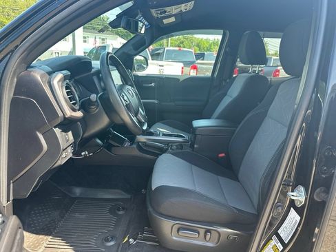 Used 2023 Toyota Tacoma TRD Off-Road AWD/4WD image 15