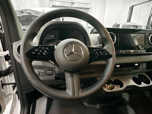 Used 2026 Mercedes-Benz Sprinter 2500 image 12
