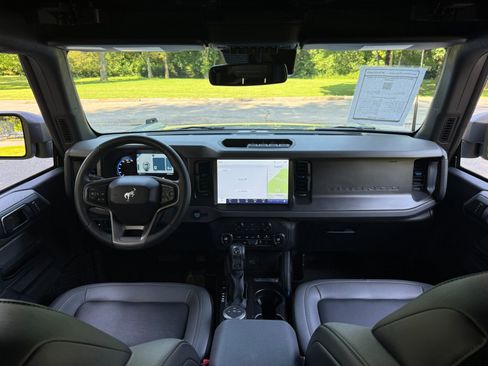 Used 2024 Ford Bronco Black Diamond image 26