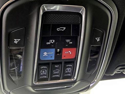 Used 2024 Jeep Wagoneer 4WD w/ Premium Group I image 28