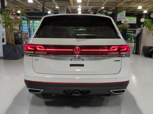 Used 2025 Volkswagen Atlas SE AWD/4WD image 9