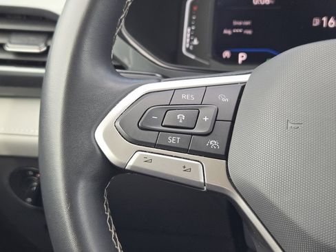 Used 2022 Volkswagen Taos SEL w/ Panoramic Sunroof Package FWD image 24