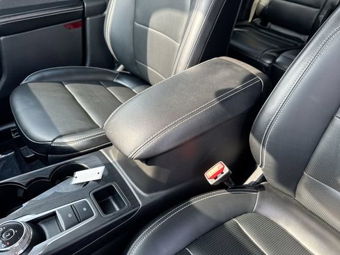 Used 2025 Ford Escape Platinum AWD/4WD image 21