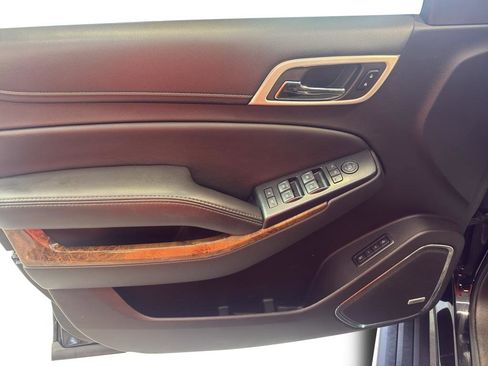 Used 2015 GMC Yukon Denali w/ Premium Package AWD/4WD image 13