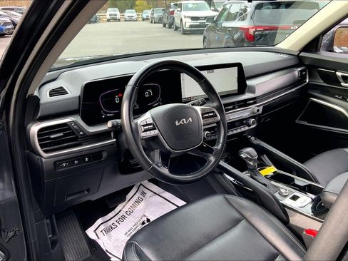 Used 2023 Kia Telluride S FWD image 16