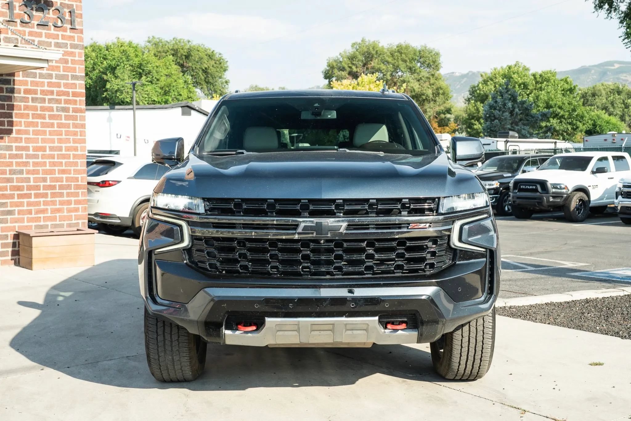 Used 2021 Chevrolet Tahoe Z71 w/ Z71 Signature Package AWD/4WD image 2