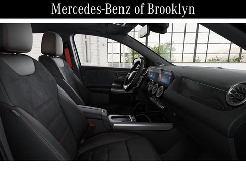 Used 2025 Mercedes-Benz GLA 35 AMG 4MATIC image 4