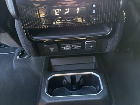 Used 2024 Jeep Wagoneer Series II w/ Premium Group I image 16