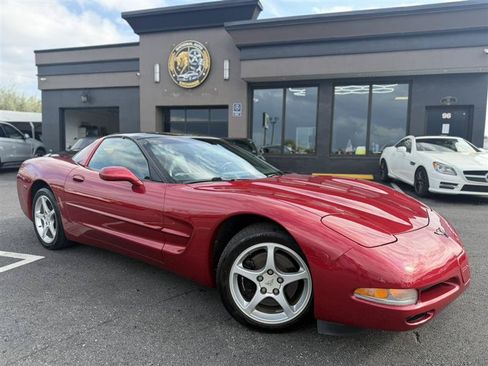 Used 2000 Chevrolet Corvette Coupe w/ Performance Handling Pkg RWD image 13
