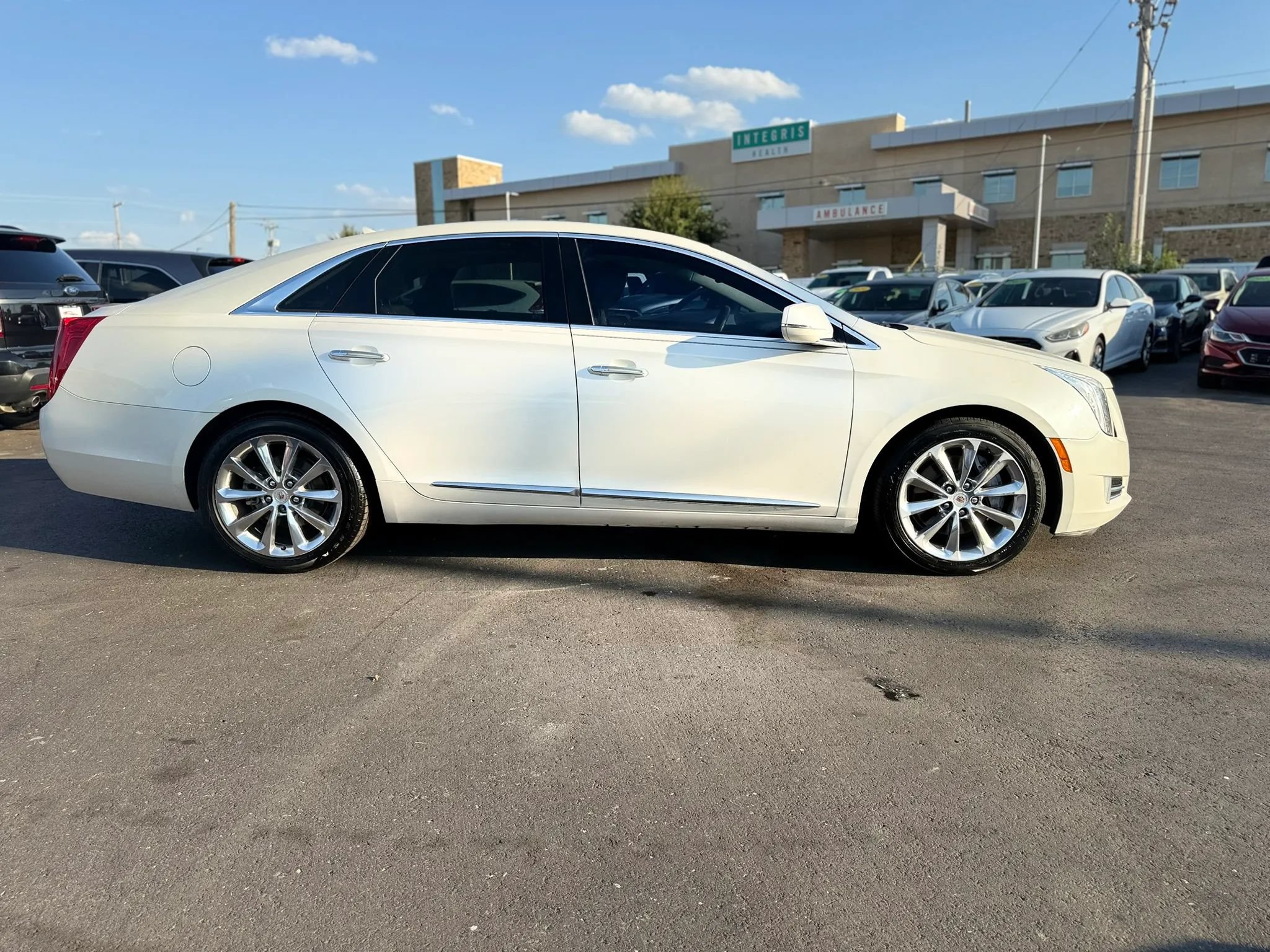 Used 2013 Cadillac XTS Premium FWD image 2