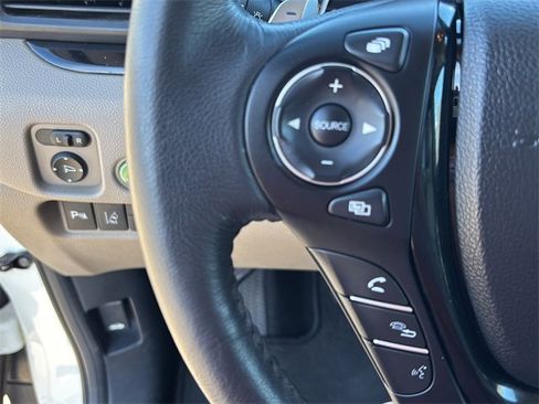 Used 2017 Honda Pilot Touring image 22