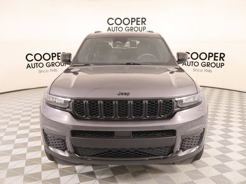 Used 2023 Jeep Grand Cherokee L Laredo AWD/4WD image 9