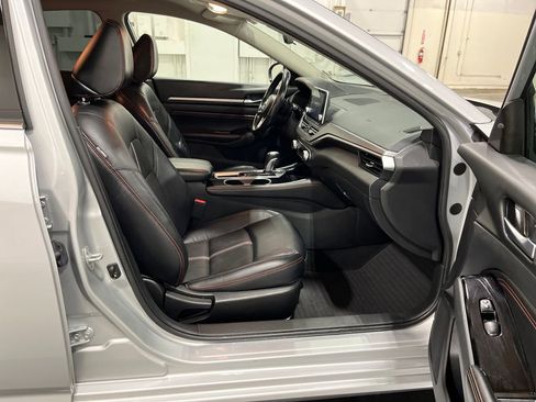 Used 2023 Nissan Altima 2.5 SR image 32