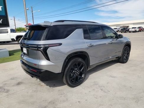New 2026 Chevrolet Traverse RS w/ LPO, Floor Liner Package FWD image 4