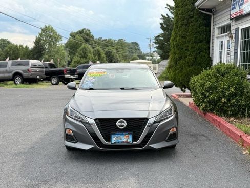 Used 2021 Nissan Altima 2.5 SV w/ SV Premium Package FWD image 3