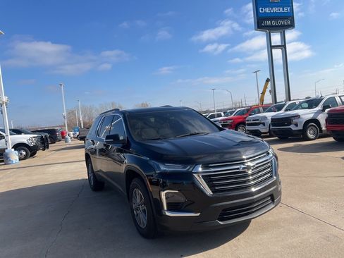 Used 2023 Chevrolet Traverse LT image 6