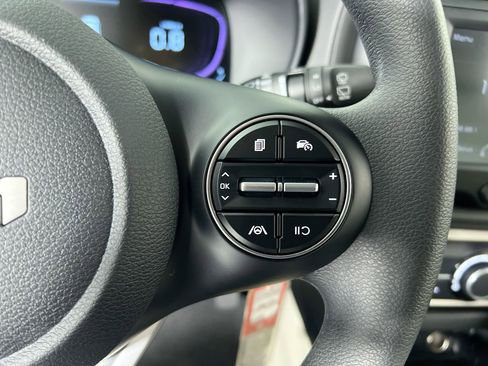 Certified 2025 Kia Soul LX image 17