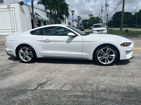Used 2020 Ford Mustang Premium image 4