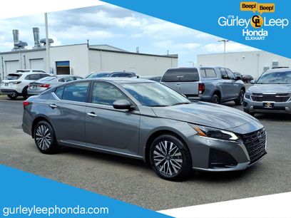 Used 2023 Nissan Altima 2.5 SV
