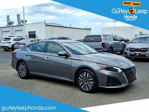 Used 2023 Nissan Altima 2.5 SV AWD/4WD image 1