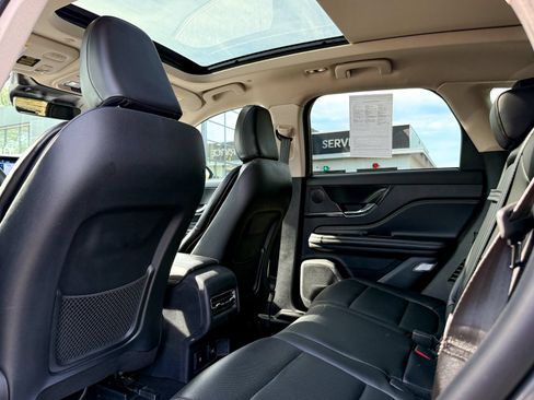 Used 2023 Lincoln Corsair AWD w/ Equipment Group 101A image 38