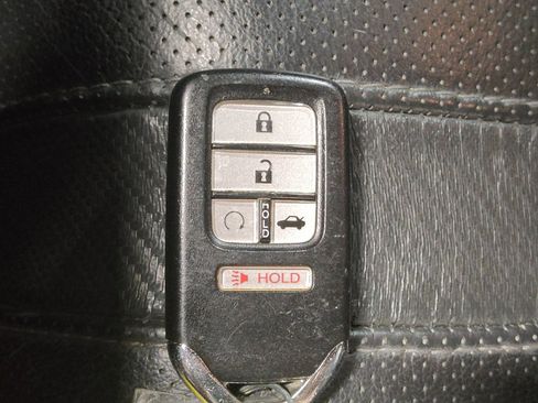 Used 2018 Honda Civic EX-L image 32