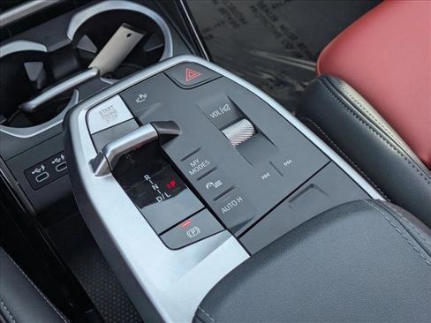 Used 2024 BMW X1 xDrive28i w/ Premium Package image 12