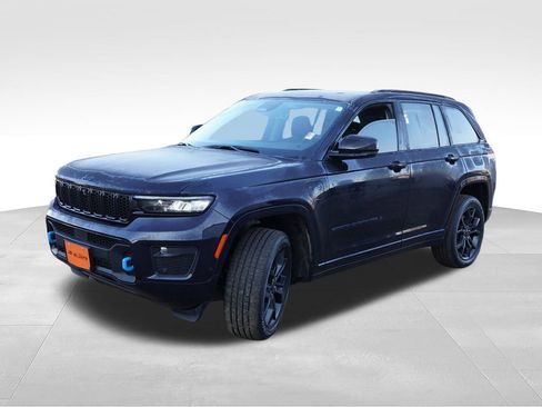 Used 2023 Jeep Grand Cherokee 30th Anniversary AWD/4WD image 11