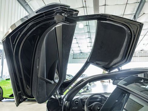 Used 2018 McLaren 720S Performance image 13