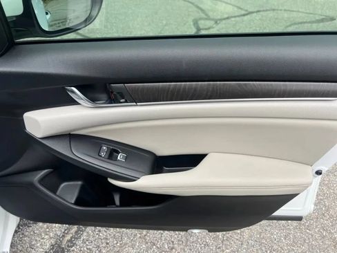 Used 2021 Honda Accord Touring image 18